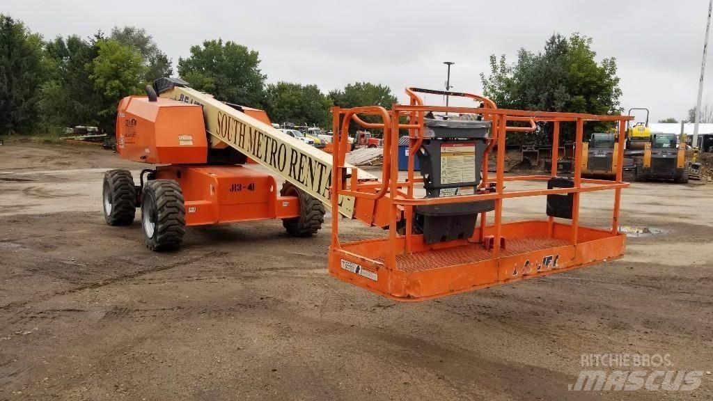JLG 600S Teleskooppipuominostimet