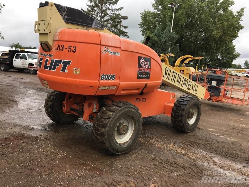JLG 600S Teleskooppipuominostimet