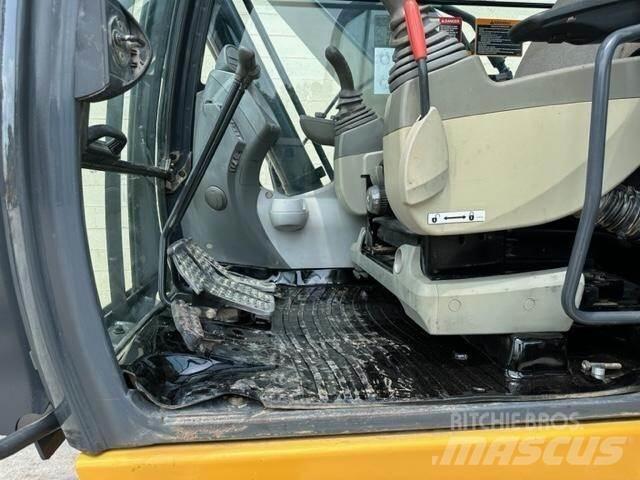 John Deere 210G LC Telakaivukoneet