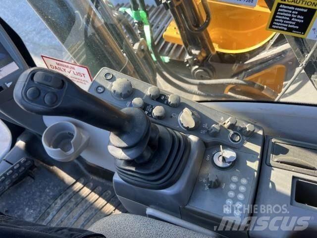 John Deere 210G LC Telakaivukoneet
