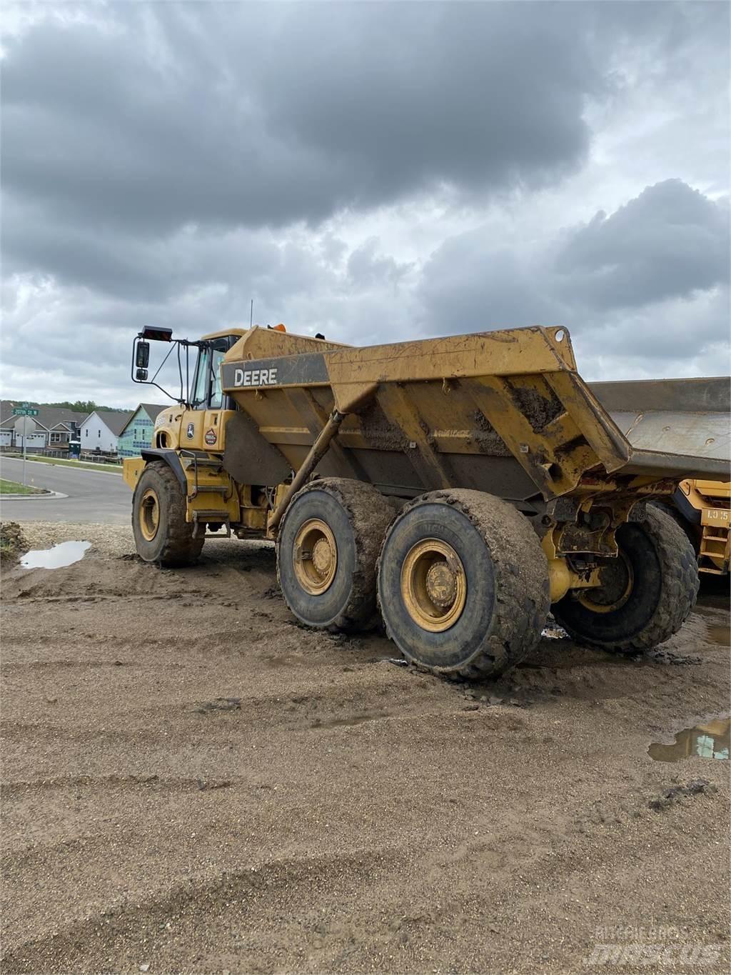 John Deere 300D Dumpperit
