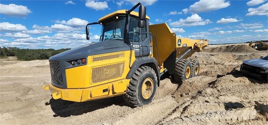 John Deere 310E Dumpperit