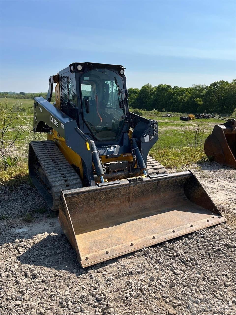 John Deere 333G Liukuohjatut kuormaajat