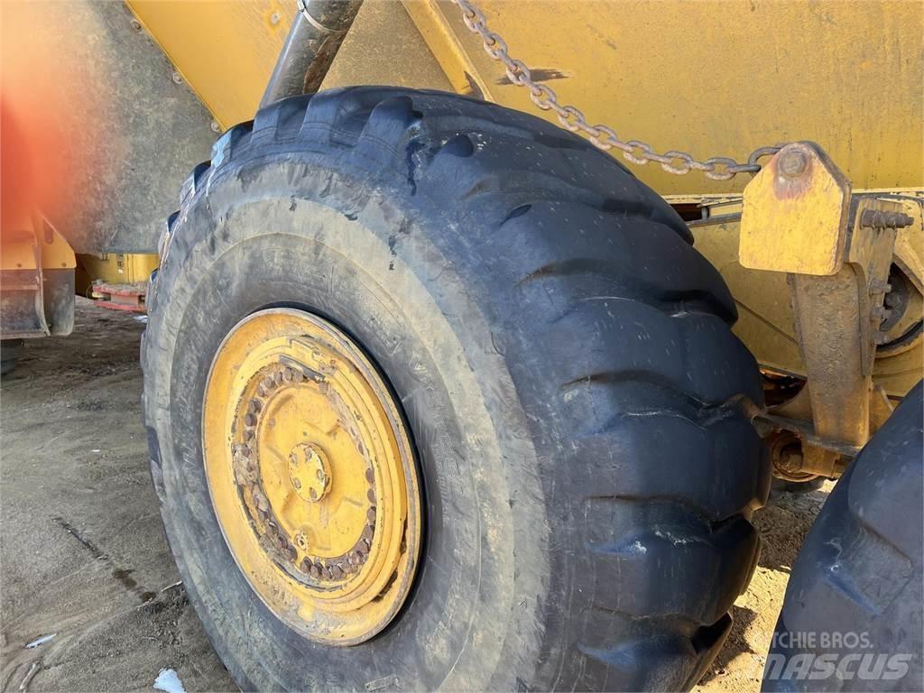 John Deere 460E Dumpperit