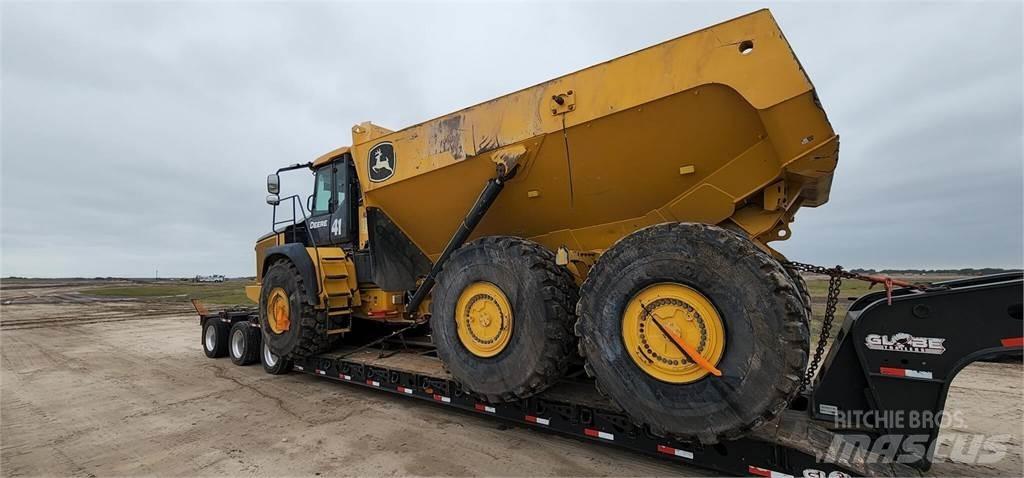 John Deere 460E Vesisäiliöautot