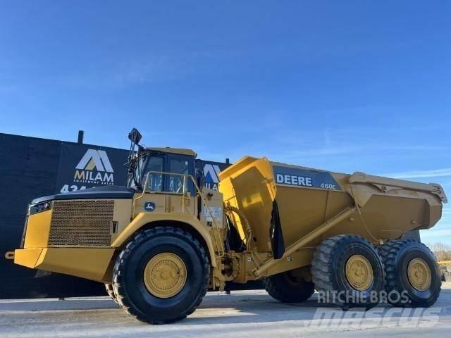 John Deere 460E Dumpperit