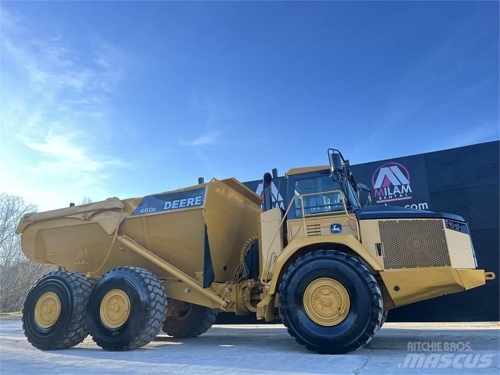 John Deere 460E Dumpperit