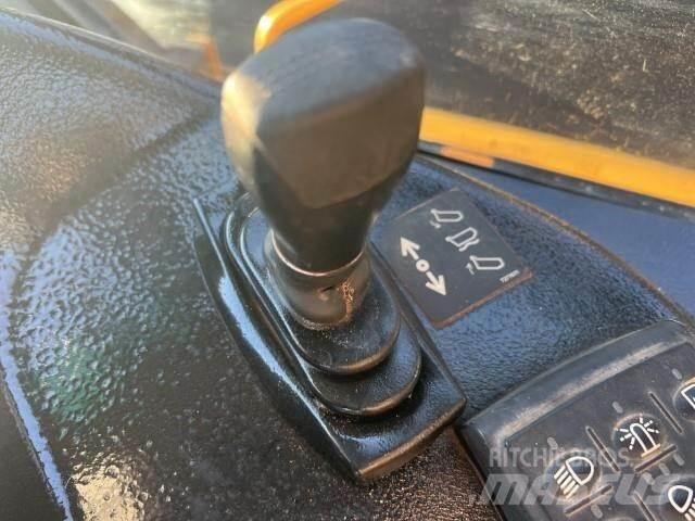 John Deere 460E Dumpperit