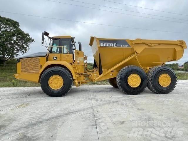 John Deere 460E Dumpperit