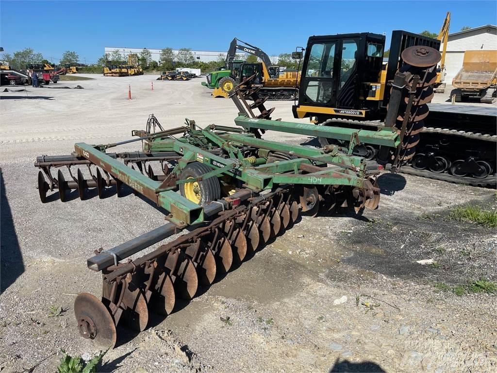 John Deere 640 Kiekkomultaimet ja lautasäkeet
