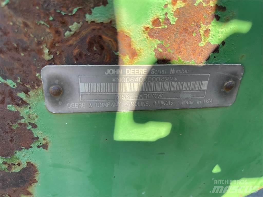 John Deere 640 Kiekkomultaimet ja lautasäkeet