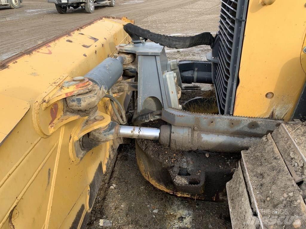 John Deere 750K LGP Telaketjupuskutraktorit