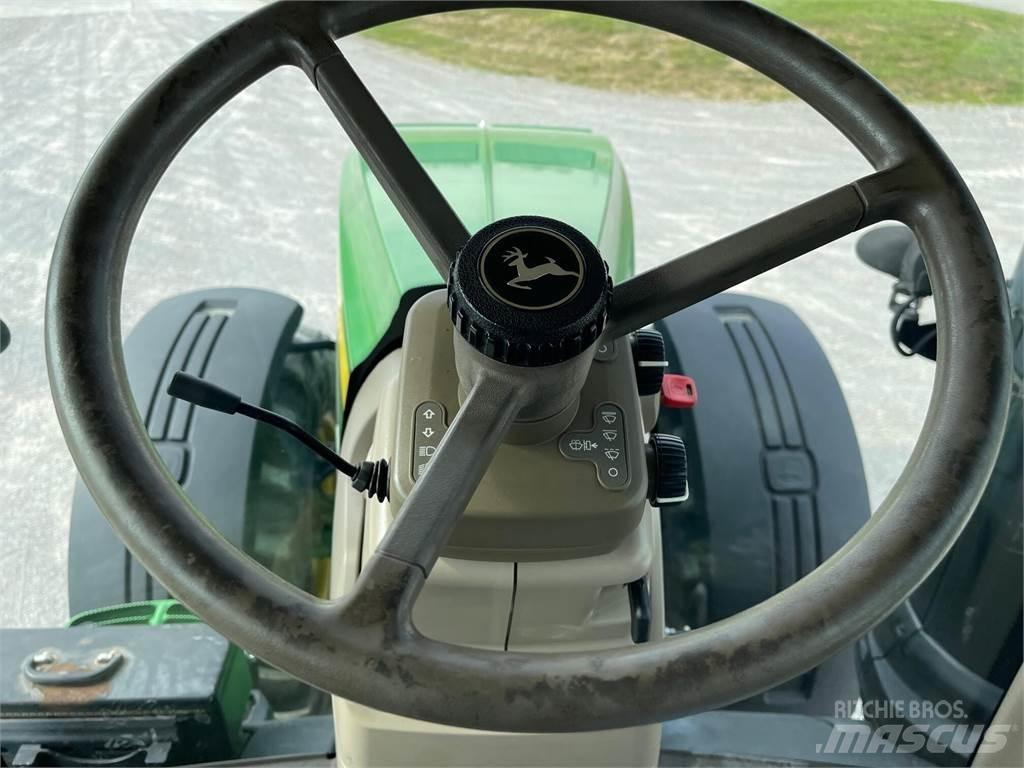 John Deere 8245R Traktorit