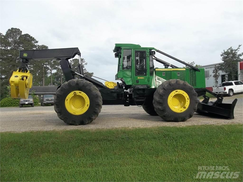 John Deere 848H Juontokoneet