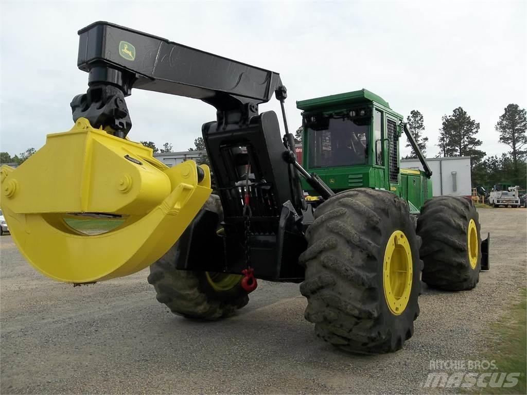 John Deere 848H Juontokoneet