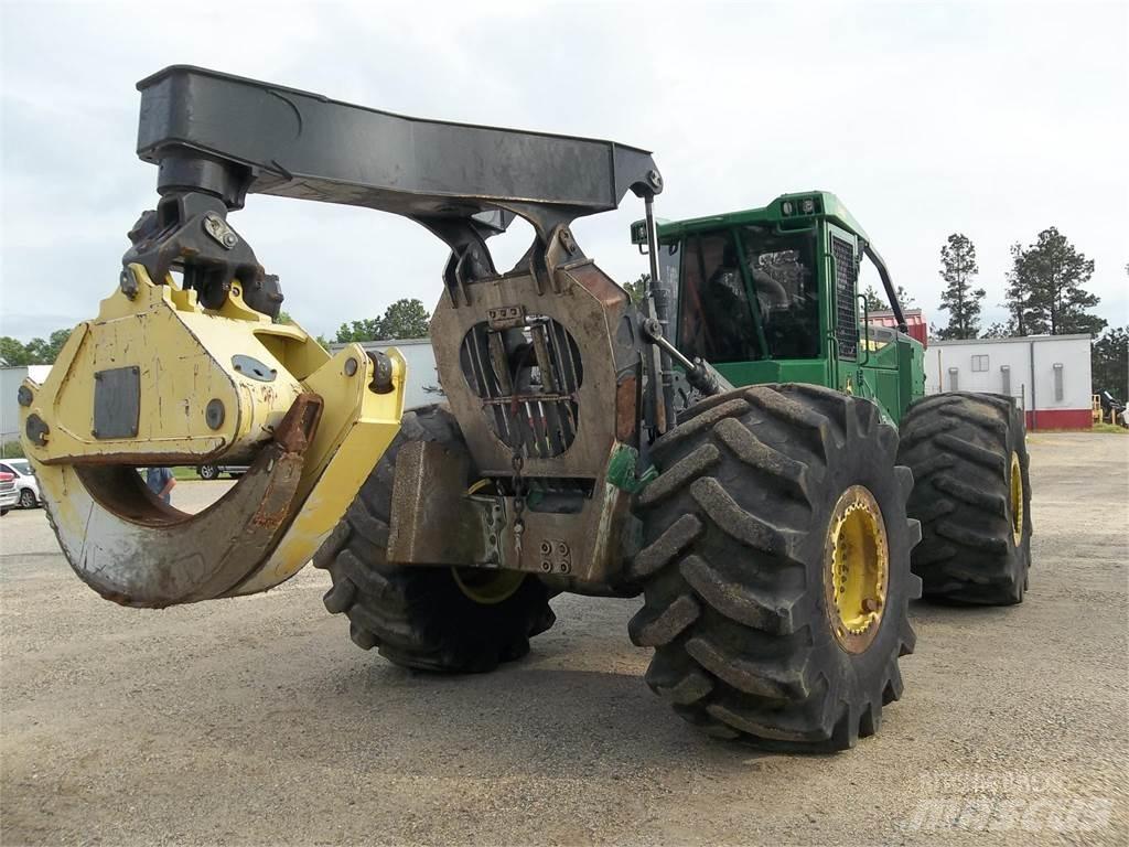 John Deere 848L Juontokoneet