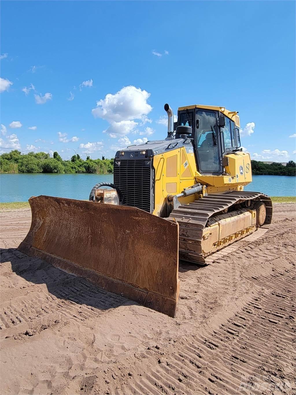 John Deere 850K WLT Telaketjupuskutraktorit