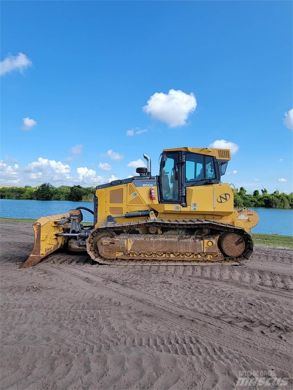 John Deere 850K WLT Telaketjupuskutraktorit