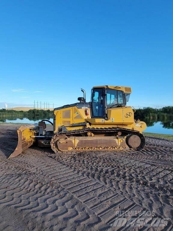 John Deere 850K WLT Telaketjupuskutraktorit