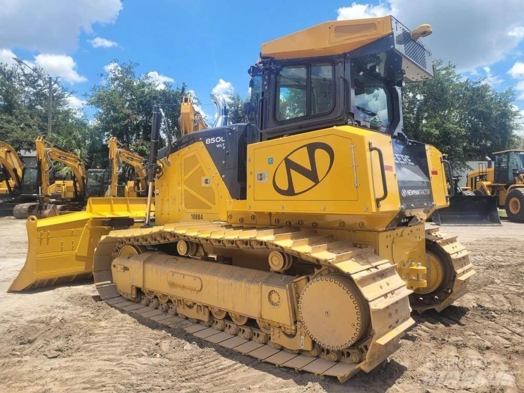 John Deere 850L WLT Telaketjupuskutraktorit