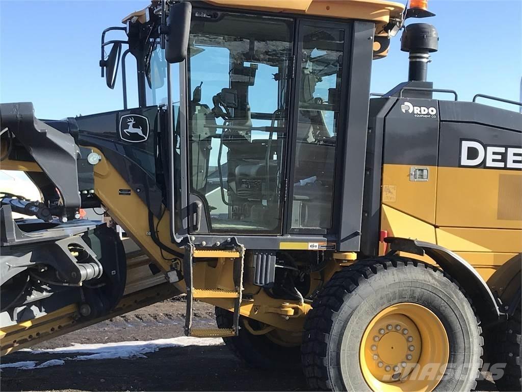 John Deere 872G Tiehöylät