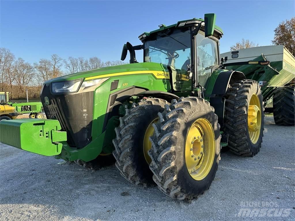 John Deere 8R 370 Traktorit