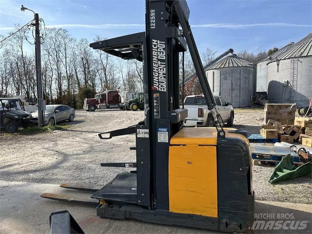 Jungheinrich EKS308 Välitasokeräilytrukit