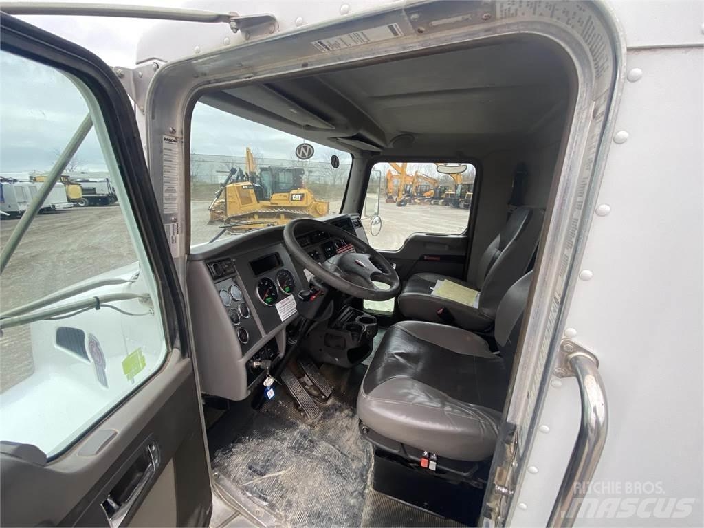 Kenworth T300 Vesisäiliöautot
