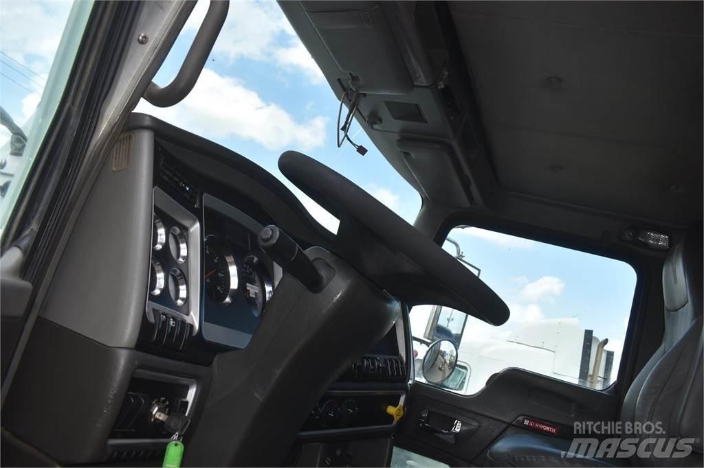 Kenworth T440 Sora- ja kippiautot