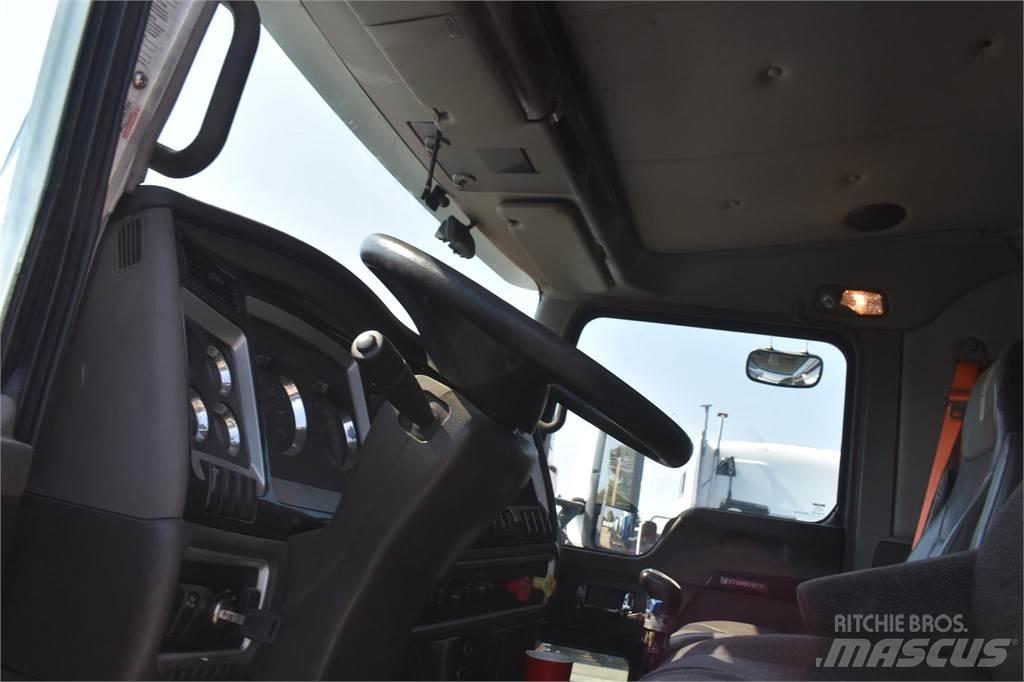 Kenworth T660 Sora- ja kippiautot
