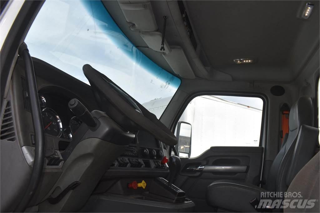 Kenworth T680 Nosturiautot