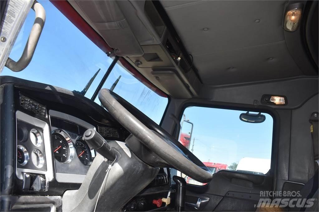 Kenworth T800 Nosturiautot