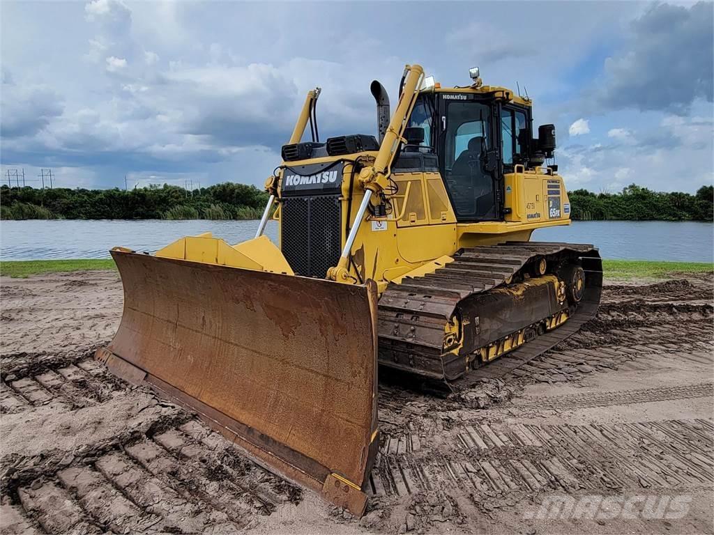 Komatsu D65PX-18 Telaketjupuskutraktorit