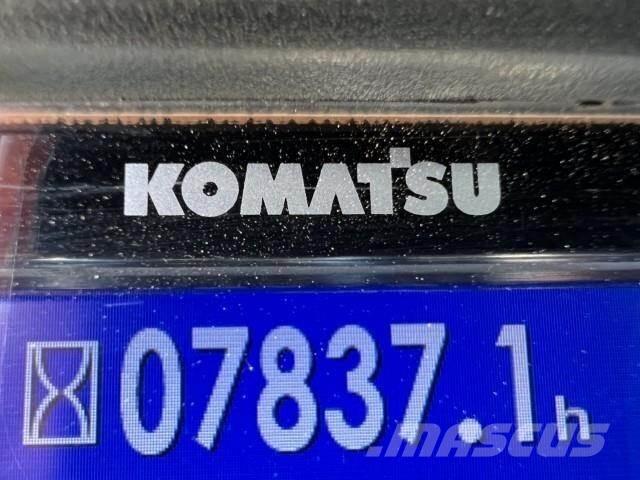 Komatsu D65PX-18 Telaketjupuskutraktorit