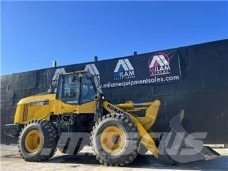 Komatsu WA270-8 Pyöräkuormaajat