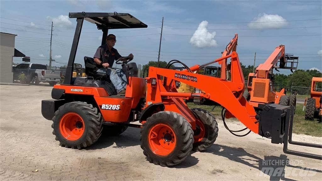 Kubota R520 Pyöräkuormaajat