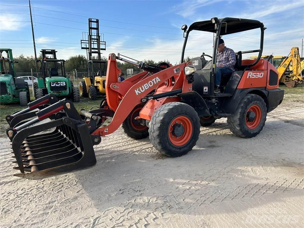 Kubota R530 Pyöräkuormaajat