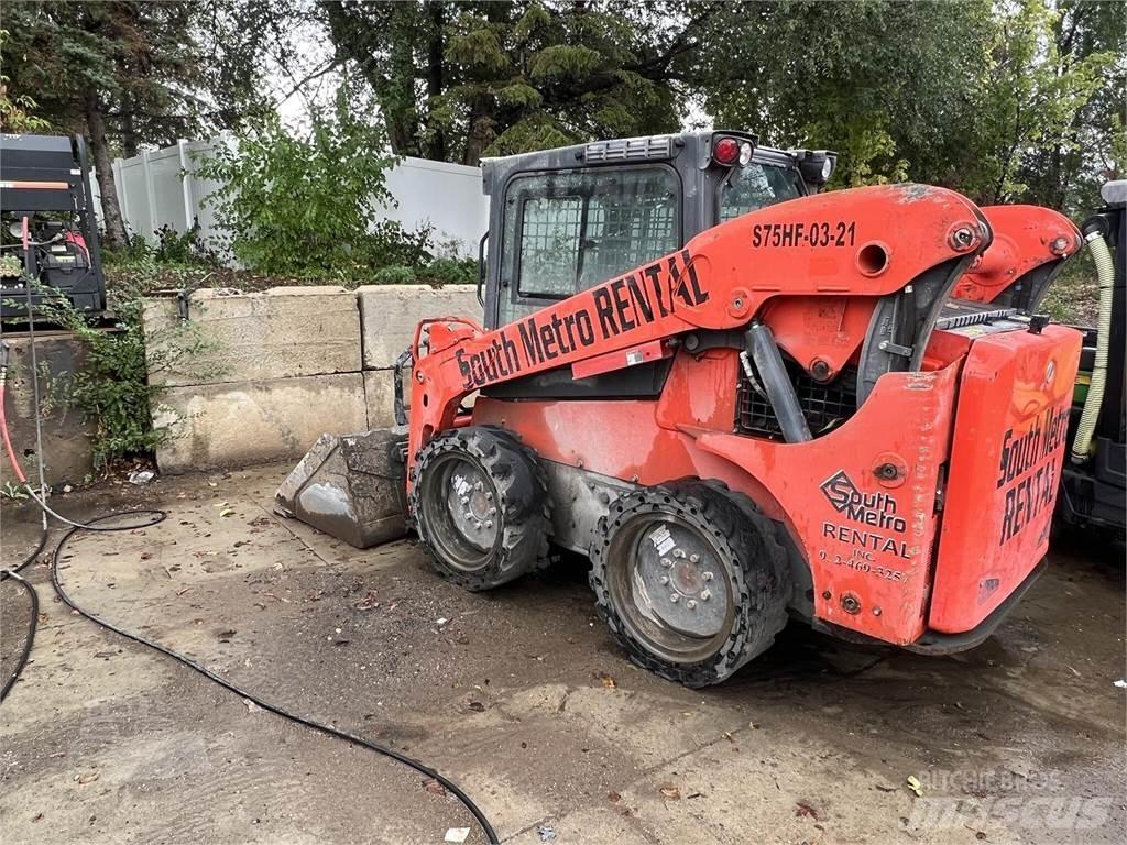 Kubota SSV75 Liukuohjatut kuormaajat