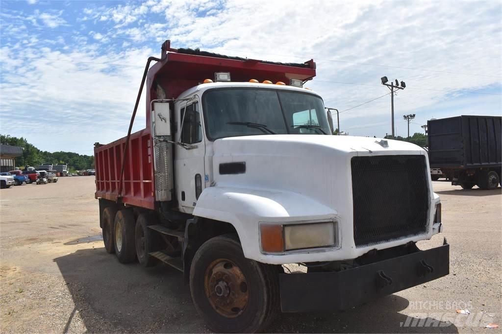 Mack CH613 Sora- ja kippiautot