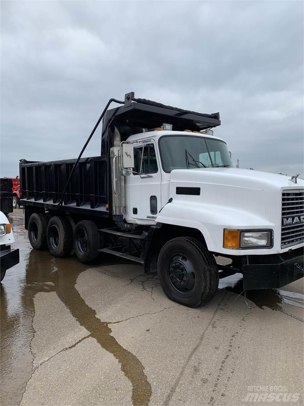 Mack CH613 Sora- ja kippiautot