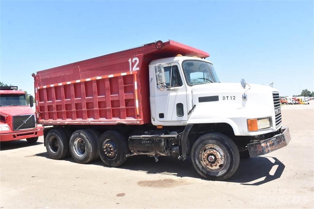 Mack CH613 Sora- ja kippiautot