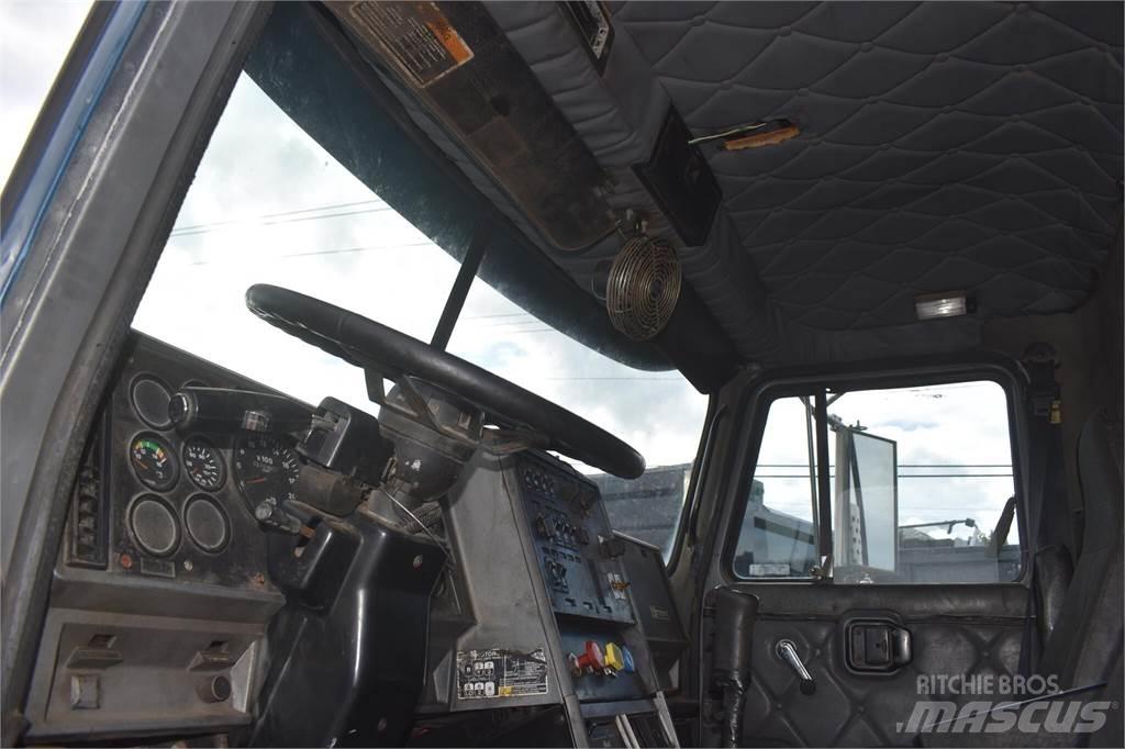 Mack CH613 Sora- ja kippiautot