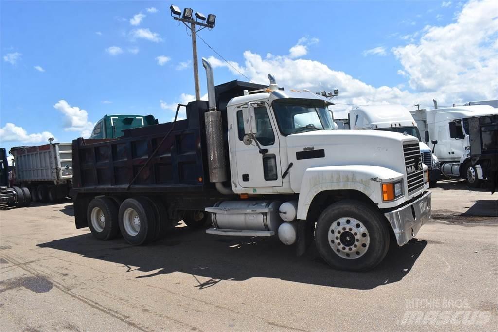 Mack CHN613 Sora- ja kippiautot