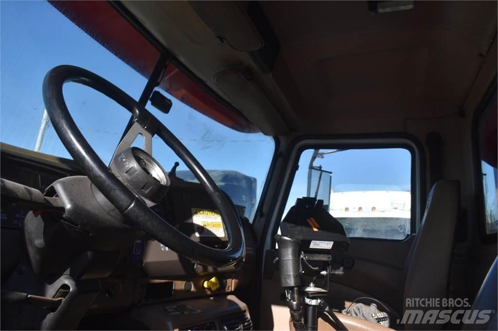 Mack GRANITE CV713 Sora- ja kippiautot