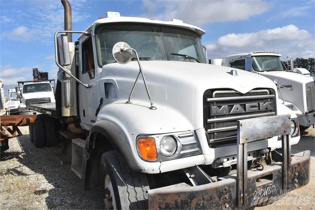 Mack GRANITE CV713 Sora- ja kippiautot