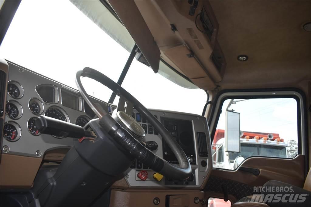 Mack GRANITE GU713 Sora- ja kippiautot