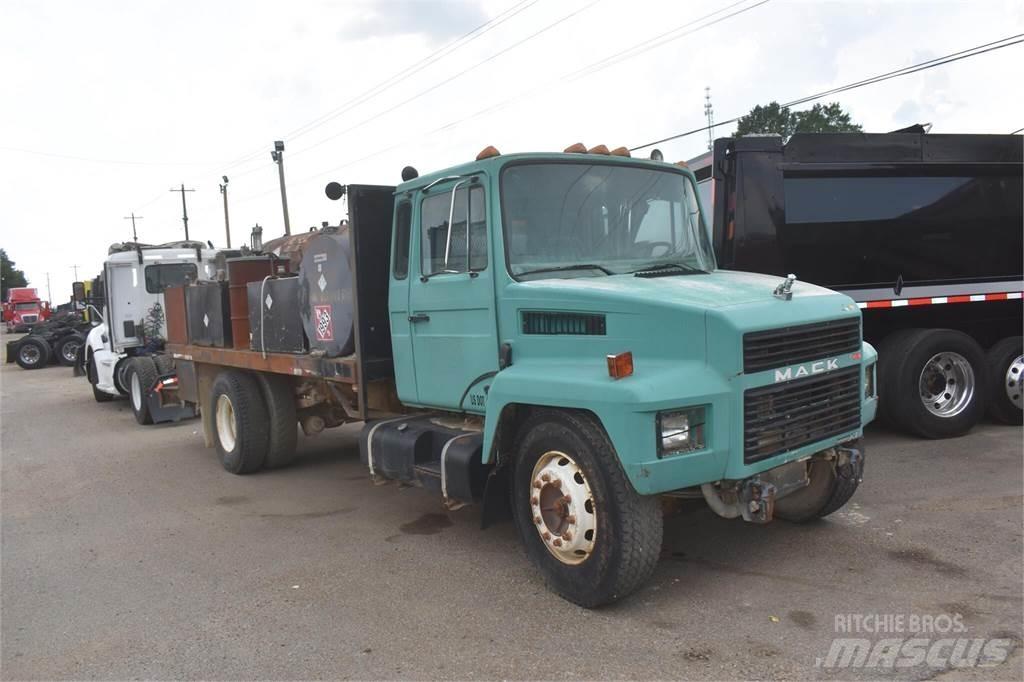Mack MIDLINER CS200 Säiliöautot