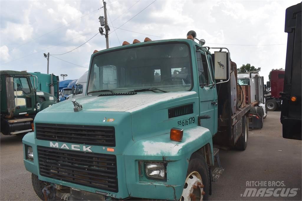 Mack MIDLINER CS200 Säiliöautot