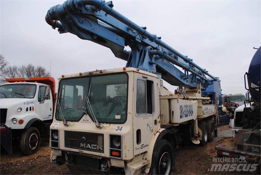 Mack MR686S Betonikuorma-autot