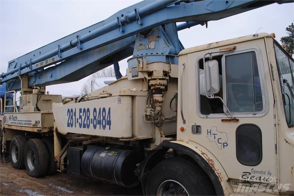 Mack MR686S Betonikuorma-autot